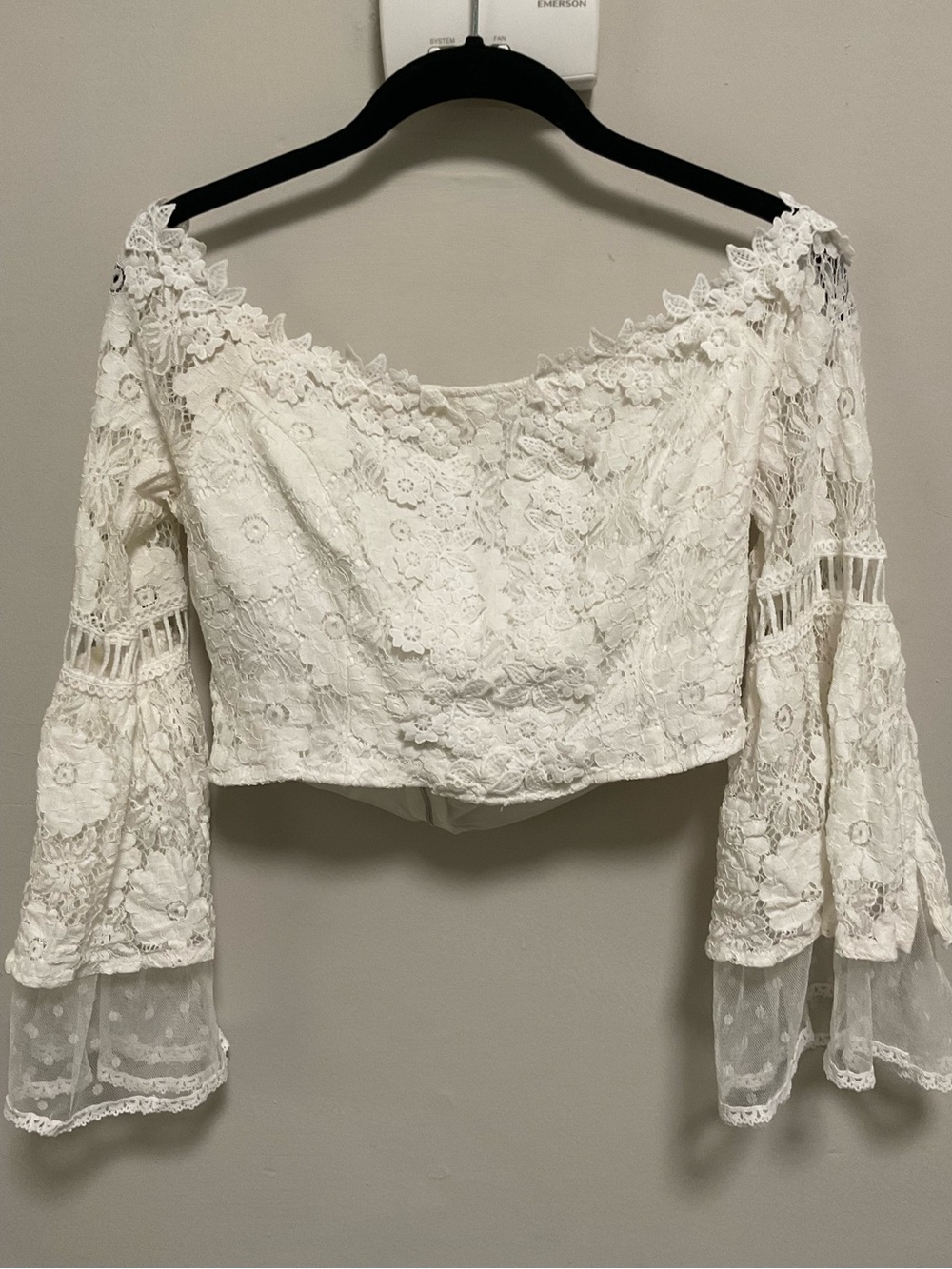 Off Shoulder Lace Cropped  Flouncy Sleeves women’s size L